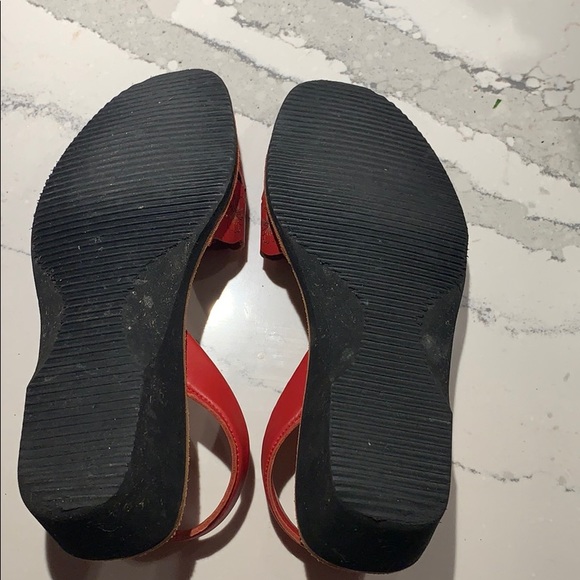 Ladies red shoes - Picture 4 of 6